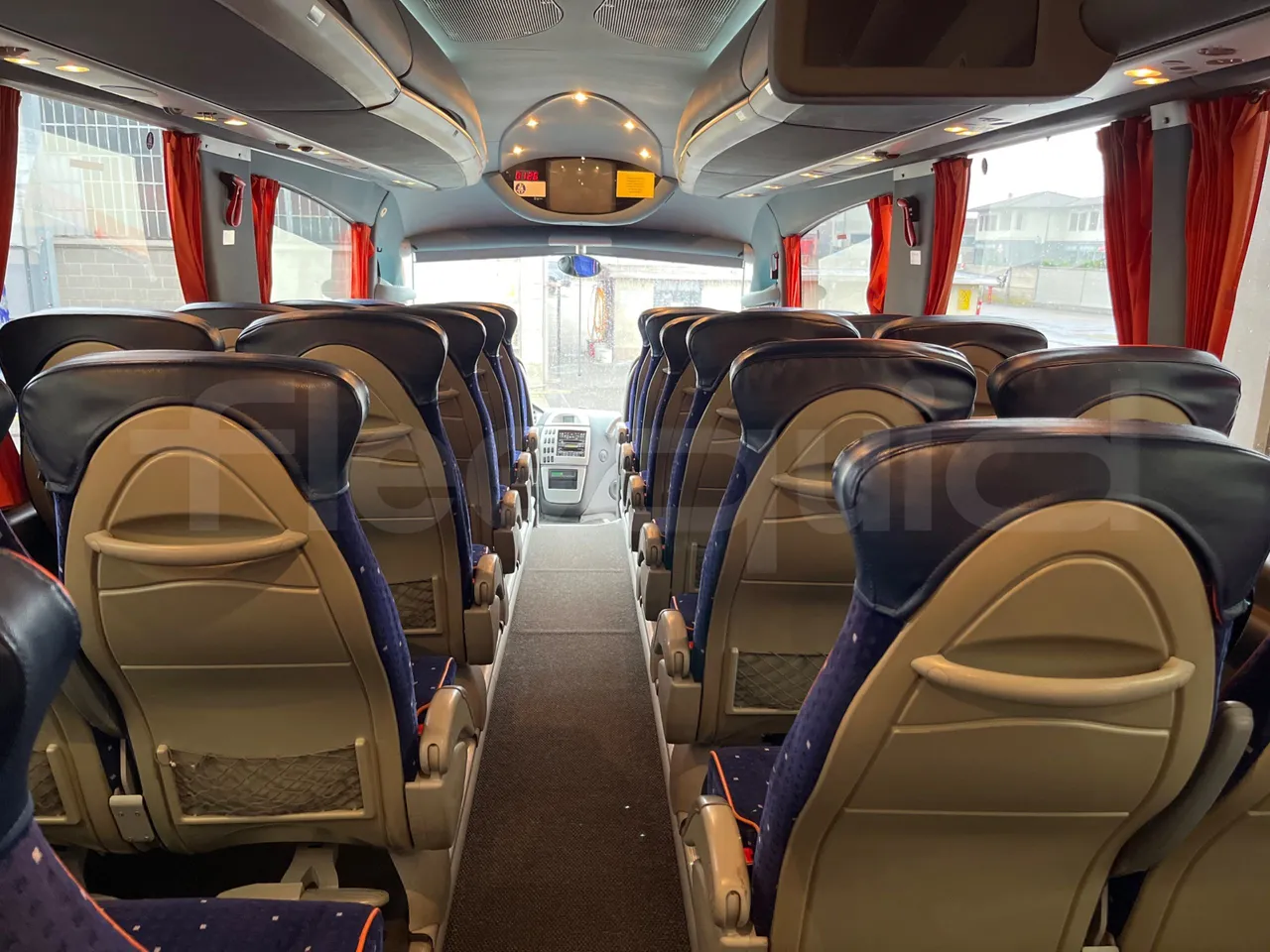 Irizar Scania K420EB 4X2 - Euro 4 - 309 kW - 12 mt - forward view middle aisle