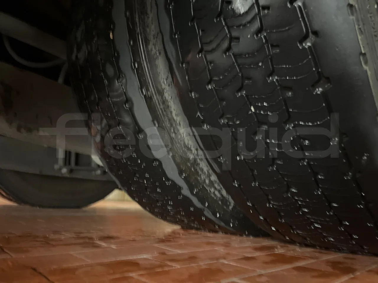 Irizar Scania K420EB 4X2 - Euro 4 - 309 kW - 12 mt - tread condition front tires right