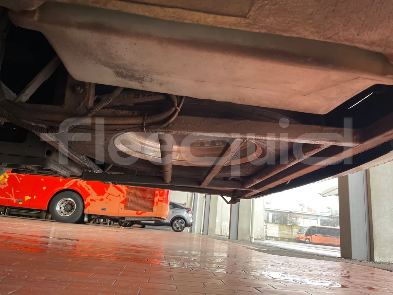 Irizar Scania K420EB 4X2 - Euro 4 - 309 kW - 12 mt - tread condition second axle tires right