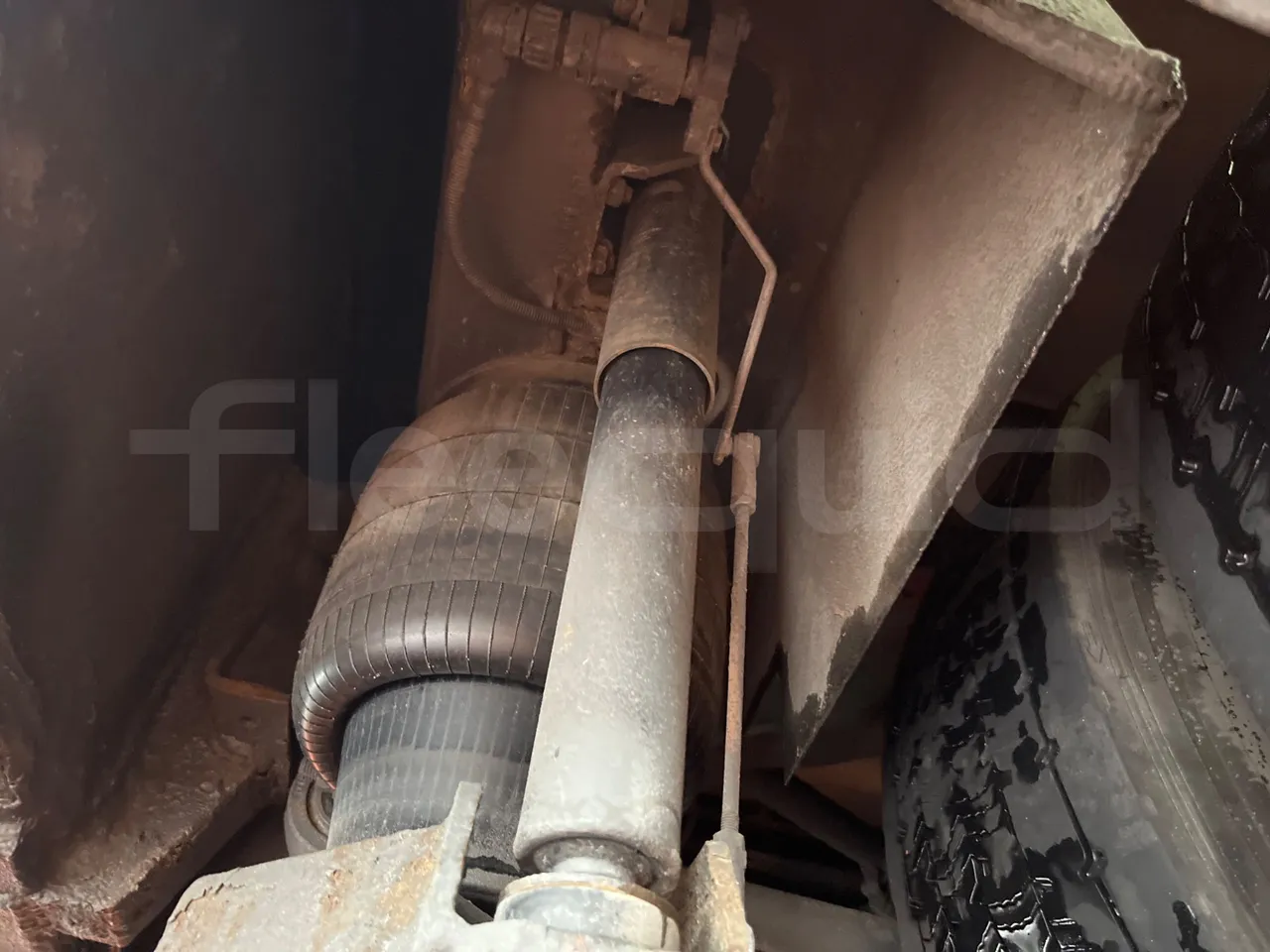 Irizar Scania K420EB 4X2 - Euro 4 - 309 kW - 12 mt - axle 2 shock absorbers 1 left