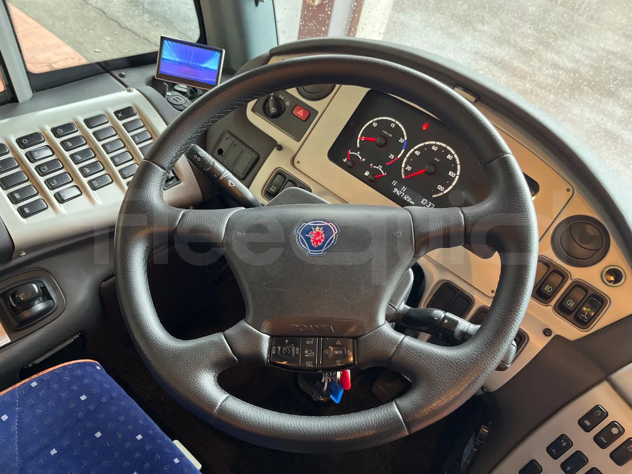 Irizar Scania K420EB 4X2 - Euro 4 - 309 kW - 12 mt - steering wheel photo