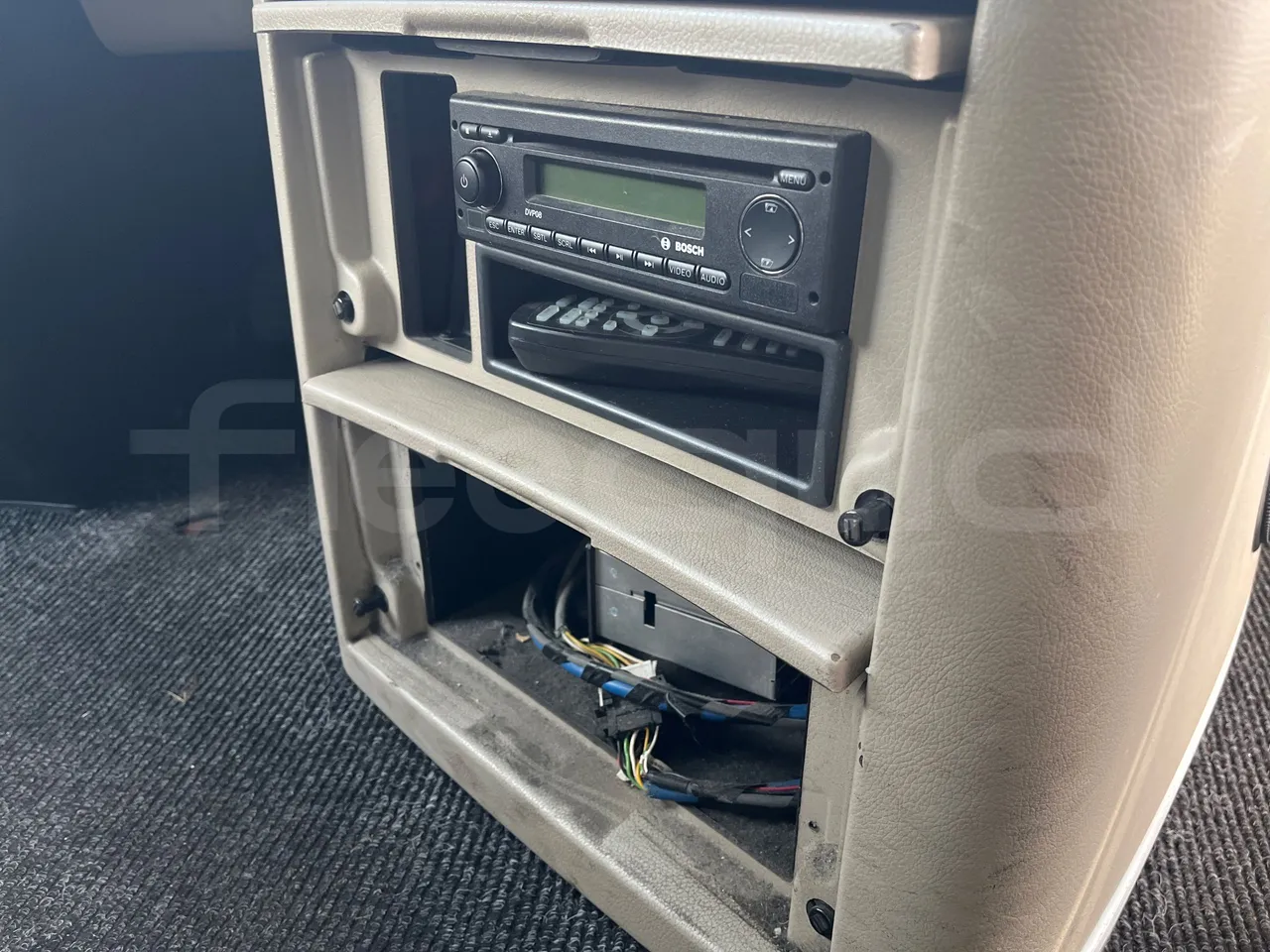 Neoplan Tourliner L  L -  Euro6 - 338 Kw - 13.913 - radio accessories photo