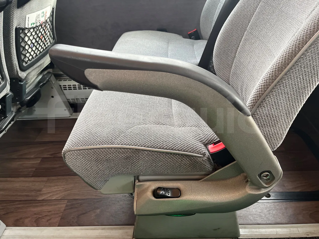 Neoplan Tourliner L  L -  Euro6 - 338 Kw - 13.913 - armrest detail photo