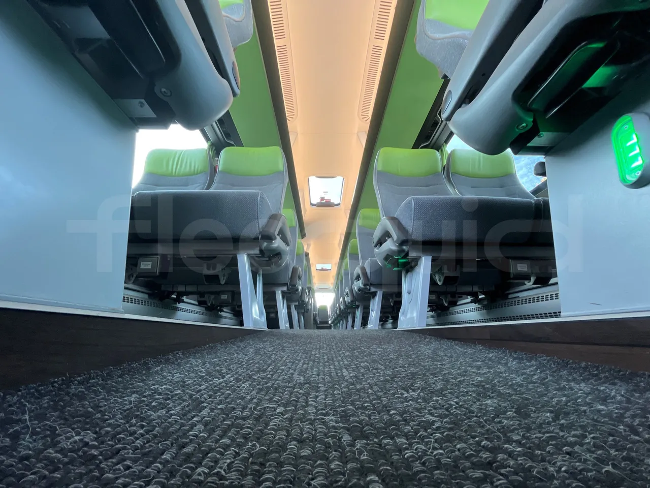 Neoplan Tourliner L  L -  Euro6 - 338 Kw - 13.913 - seat brackets photo