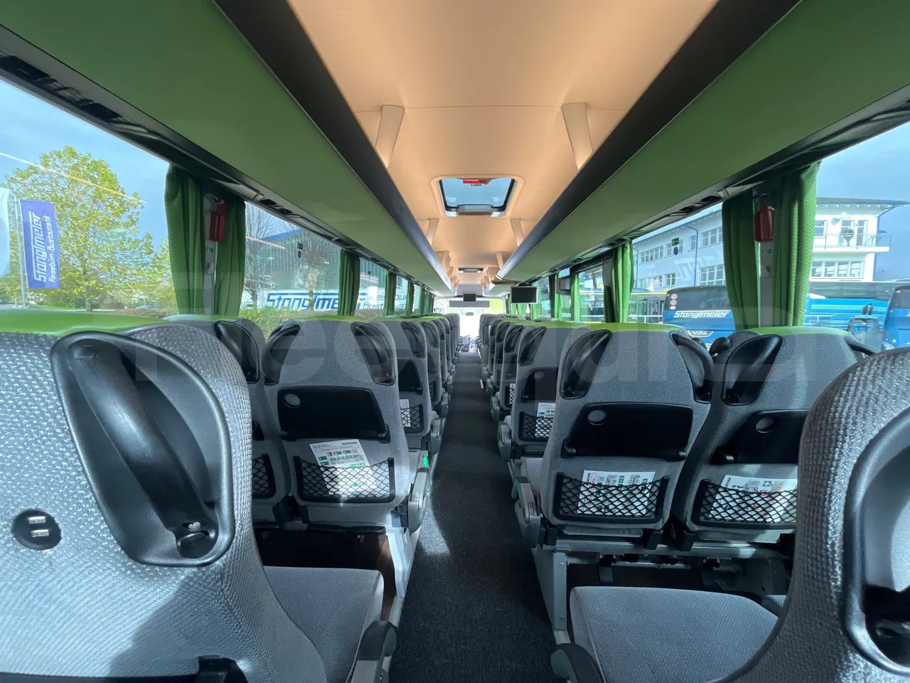 Neoplan Tourliner L  L -  Euro6 - 338 Kw - 13.913 - forward view all seats last row height