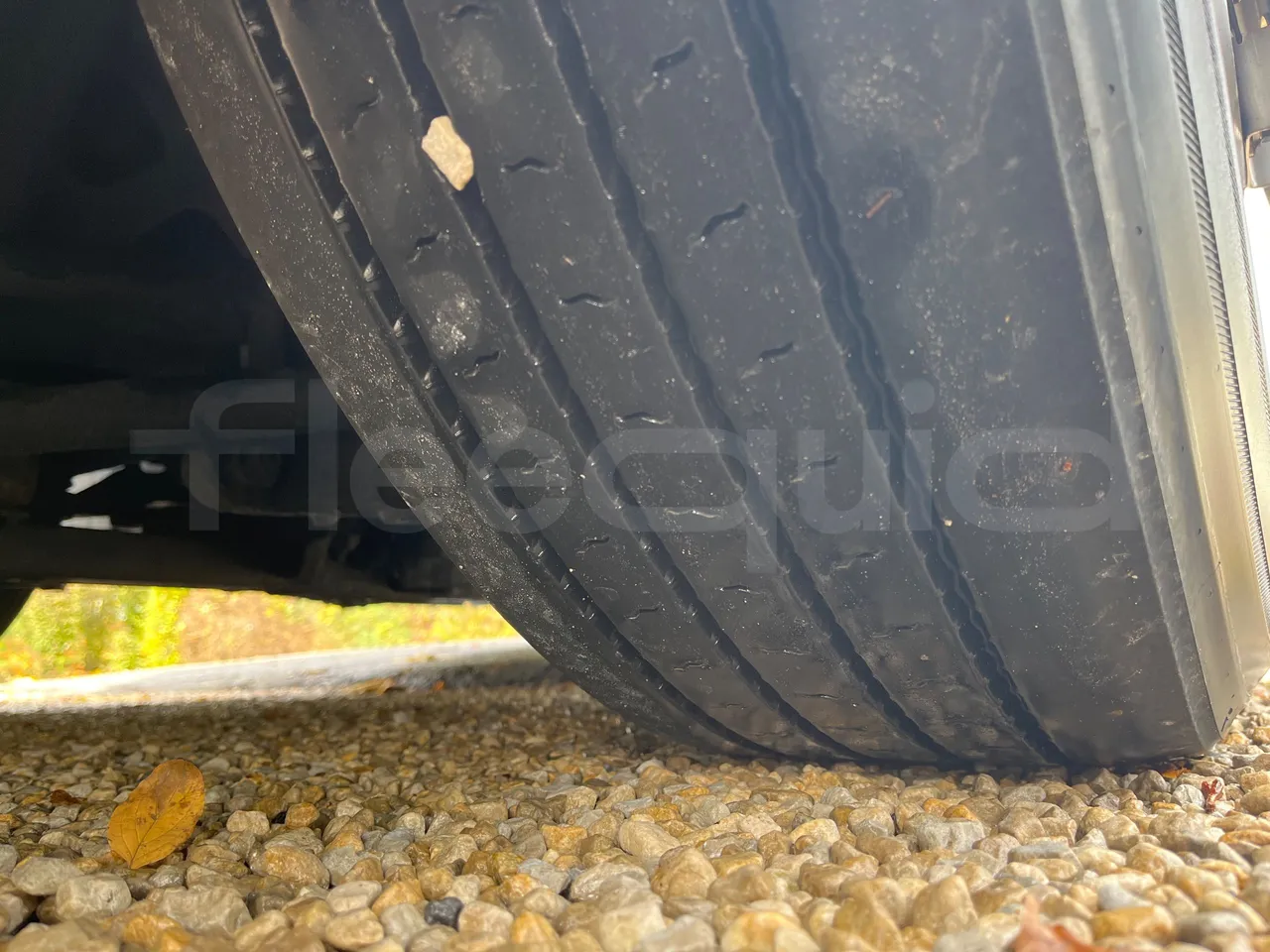 Neoplan Tourliner L  L -  Euro6 - 338 Kw - 13.913 - tread condition front tires right