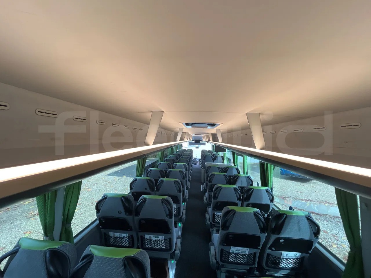 Neoplan Tourliner L  L -  Euro6 - 338 Kw - 13.913 - overhead compartments photo