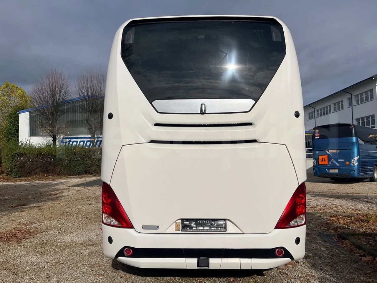 Neoplan Tourliner L  L -  Euro6 - 338 Kw - 13.913 - rear hatch closed