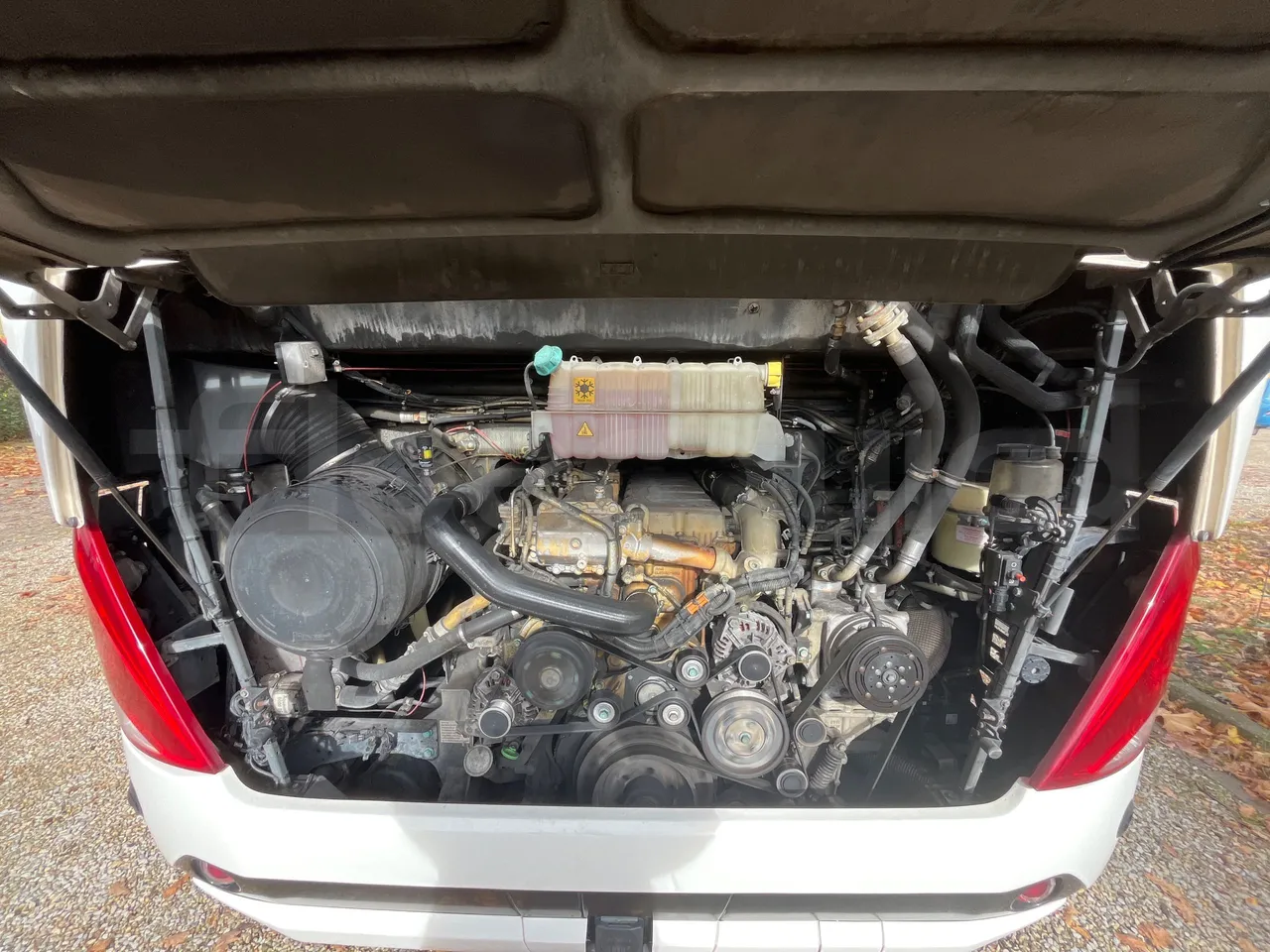 Neoplan Tourliner L  L -  Euro6 - 338 Kw - 13.913 - rear hatch open