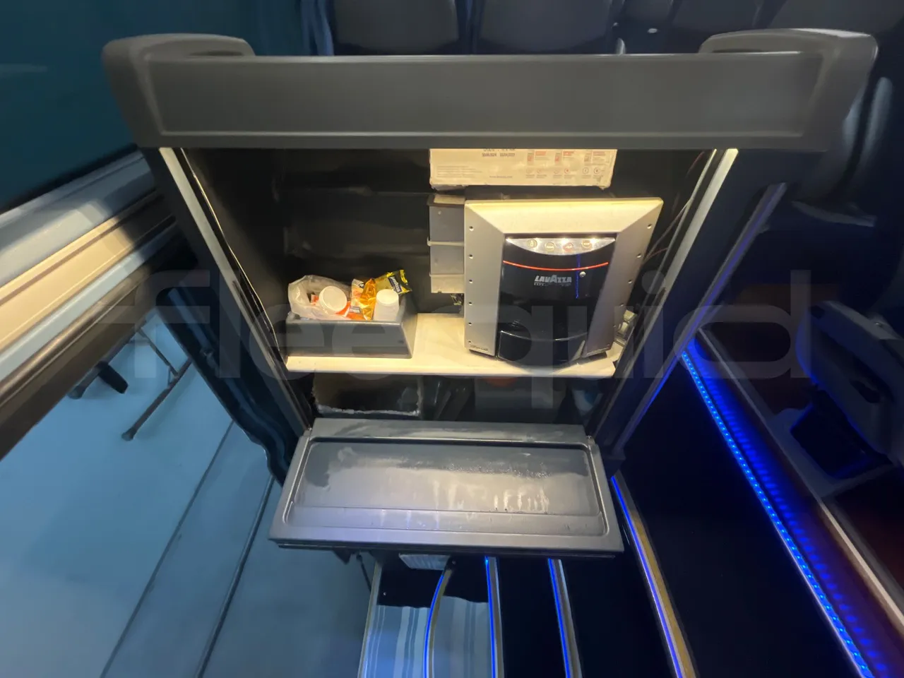 Neoplan Starliner L - EUR5 - 371kW - 13.99m - coffee machine accessories