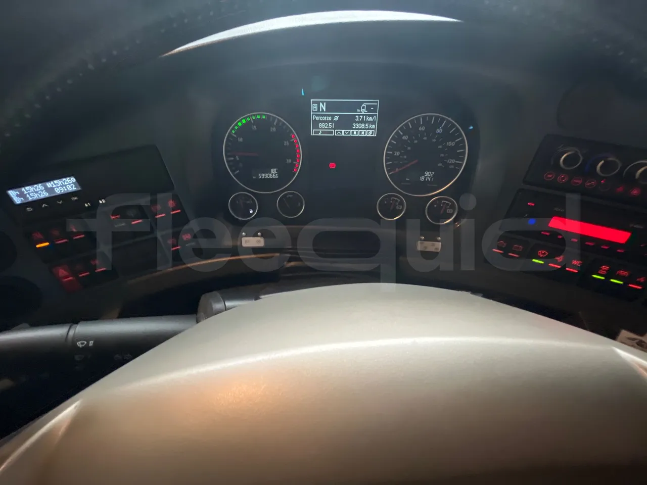 Neoplan Starliner L - EUR5 - 371kW - 13.99m - dashboard lights on