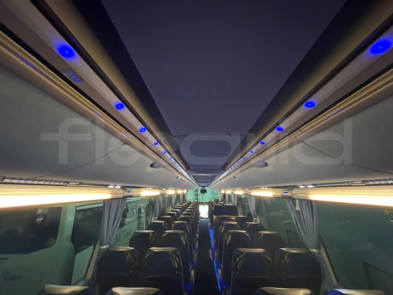 Neoplan Starliner L - EUR5 - 371kW - 13.99m - overhead compartments photo