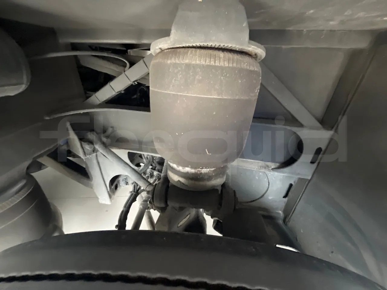 Neoplan Starliner L - EUR5 - 371kW - 13.99m - axel 3 shock absorbers 2 left
