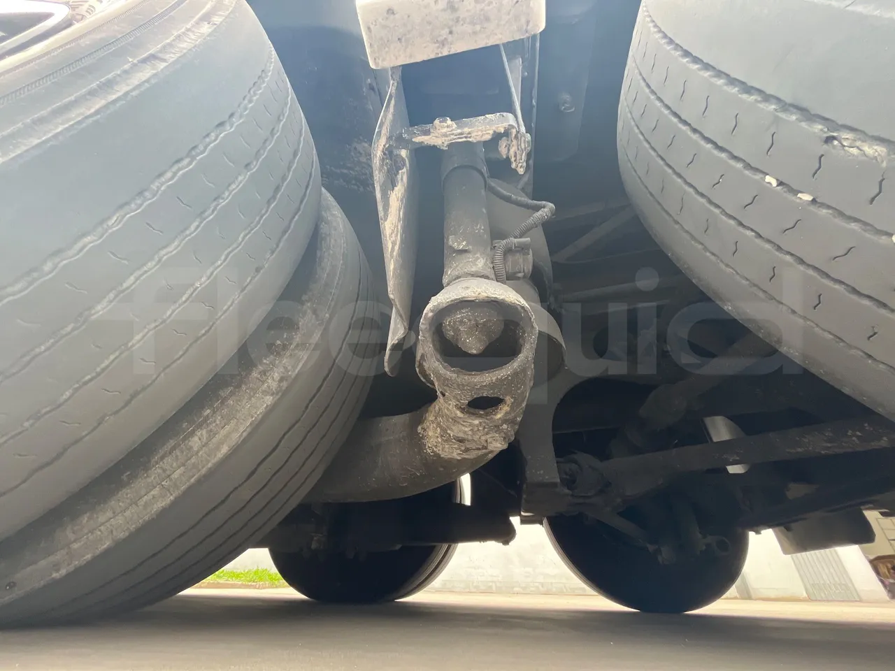 Neoplan Starliner L - EUR5 - 371kW - 13.99m - axle 2 shock absorbers 2 left