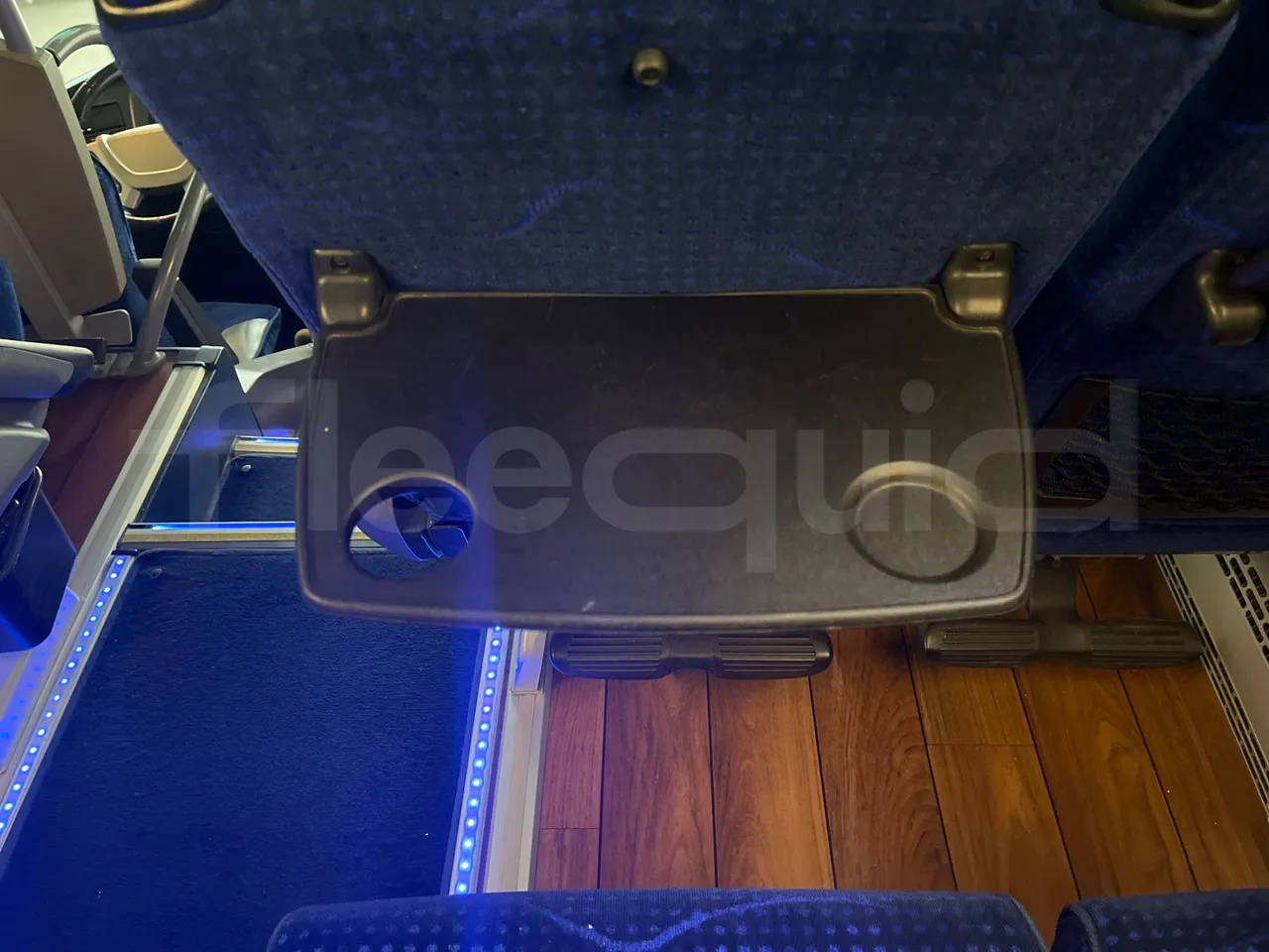 Neoplan Starliner L - EUR5 - 371kW - 13.99m - table detail photo