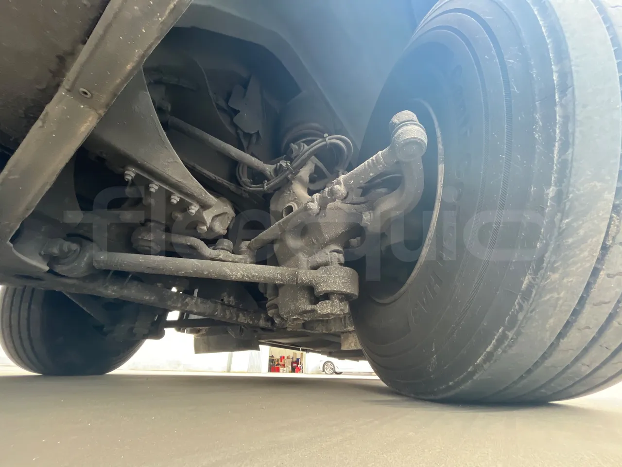 Neoplan Starliner L - EUR5 - 371kW - 13.99m - front axle left side