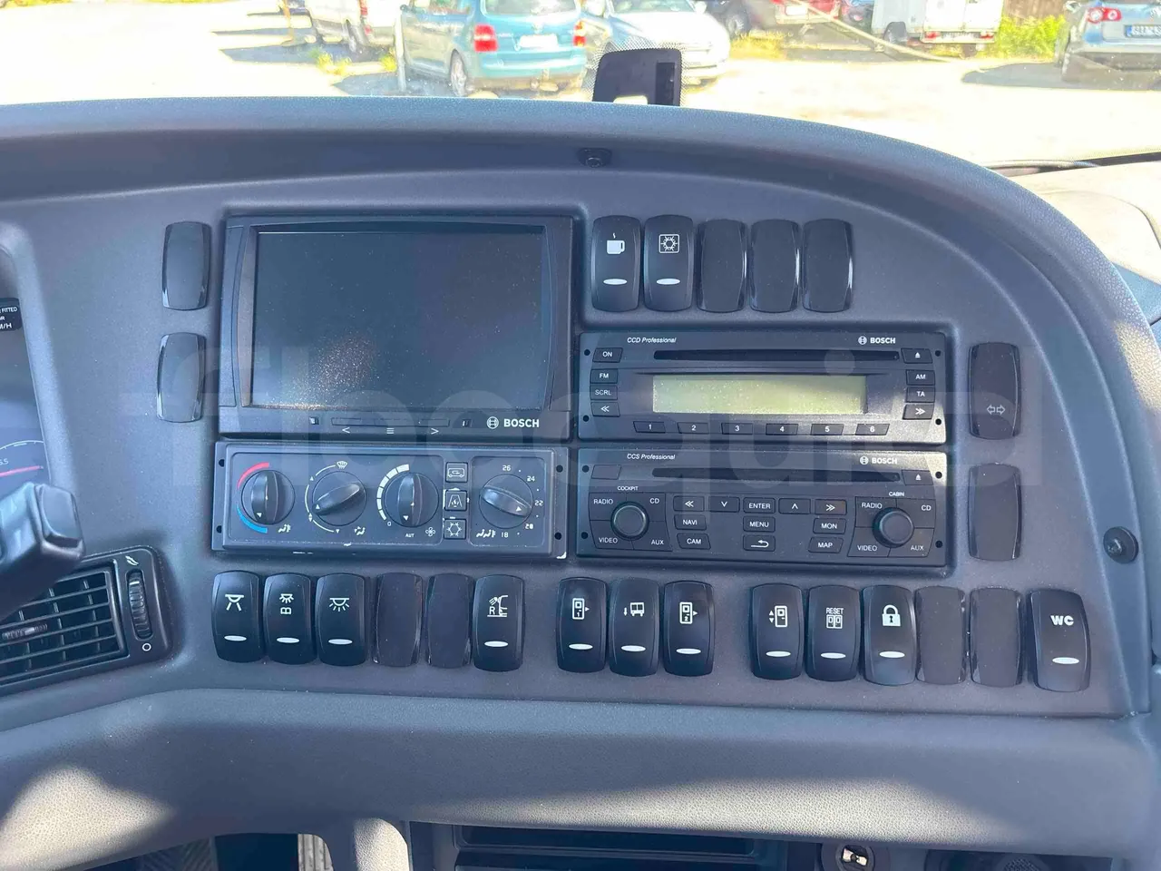 Volvo 9700 - radio accessories photo