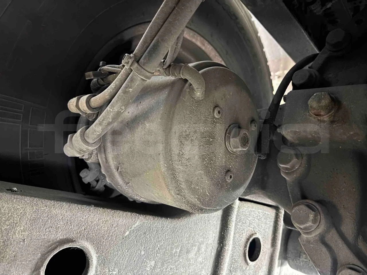 Volvo 9700 - axle 2 caliper brakes left
