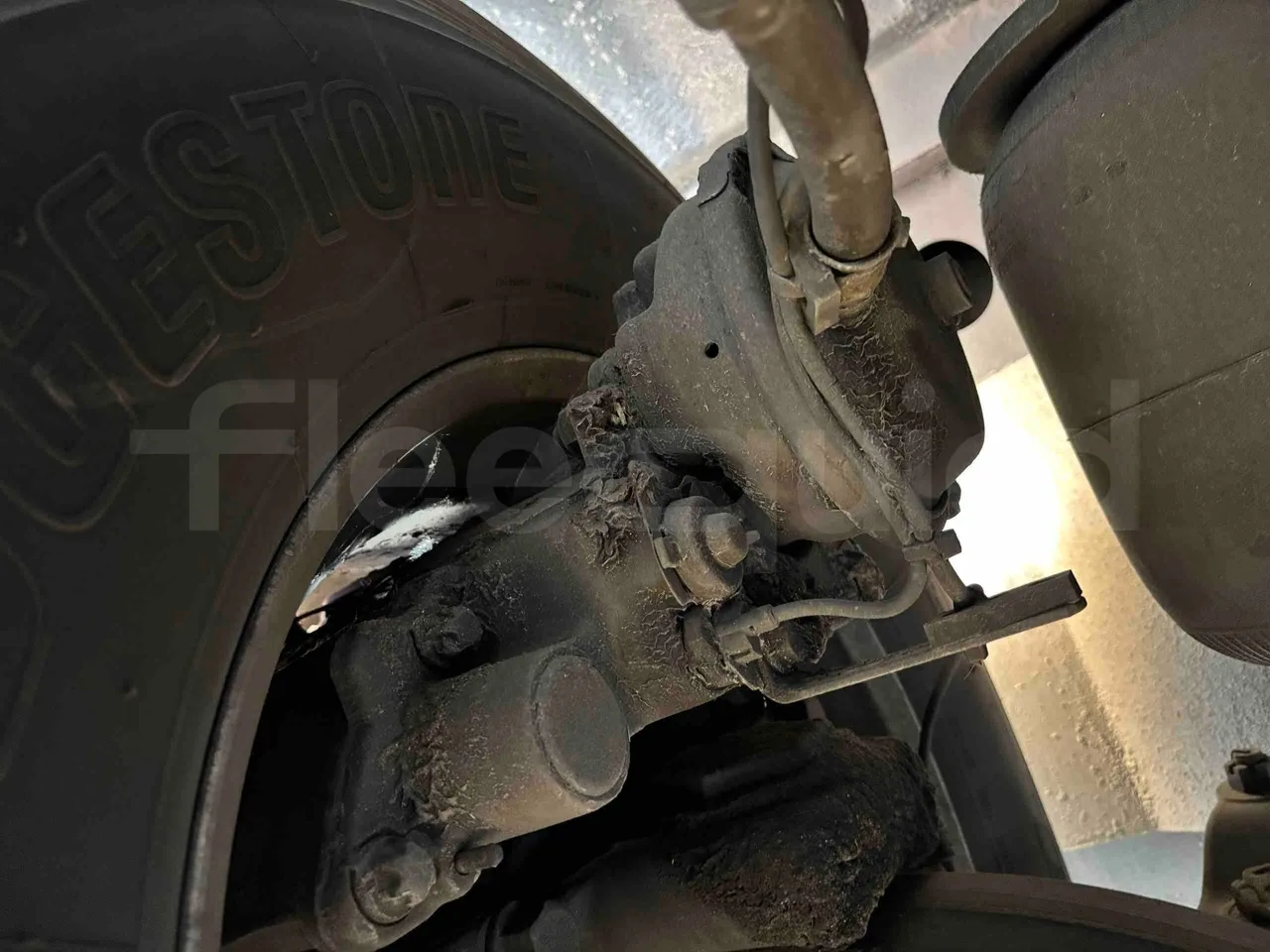 Volvo 9700 - axel 3 caliper brakes left
