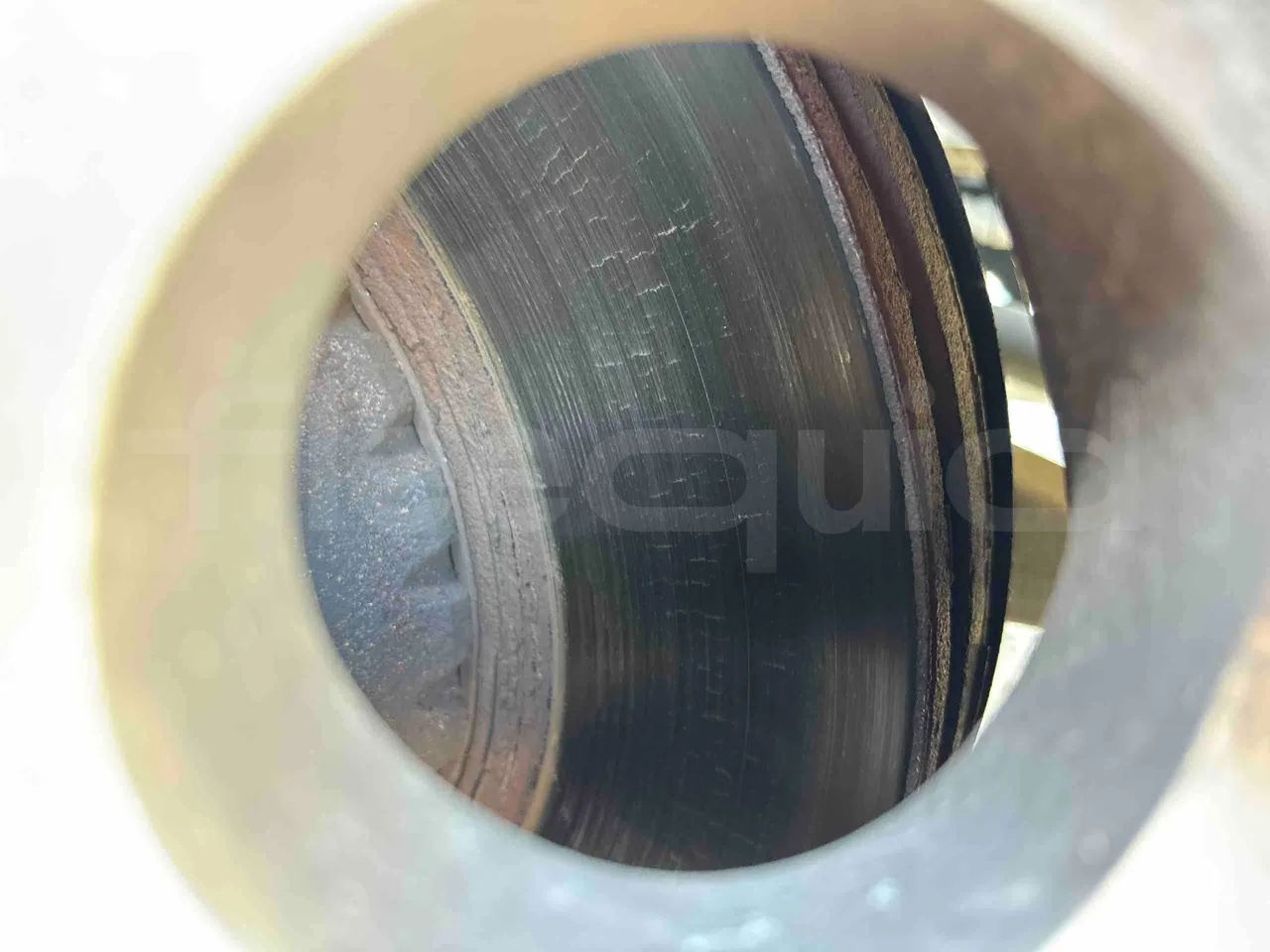 Volvo 9700 - front discs right