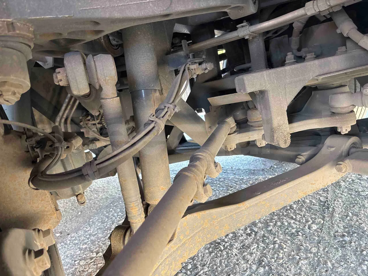 Volvo 9700 - front shock absorbers right