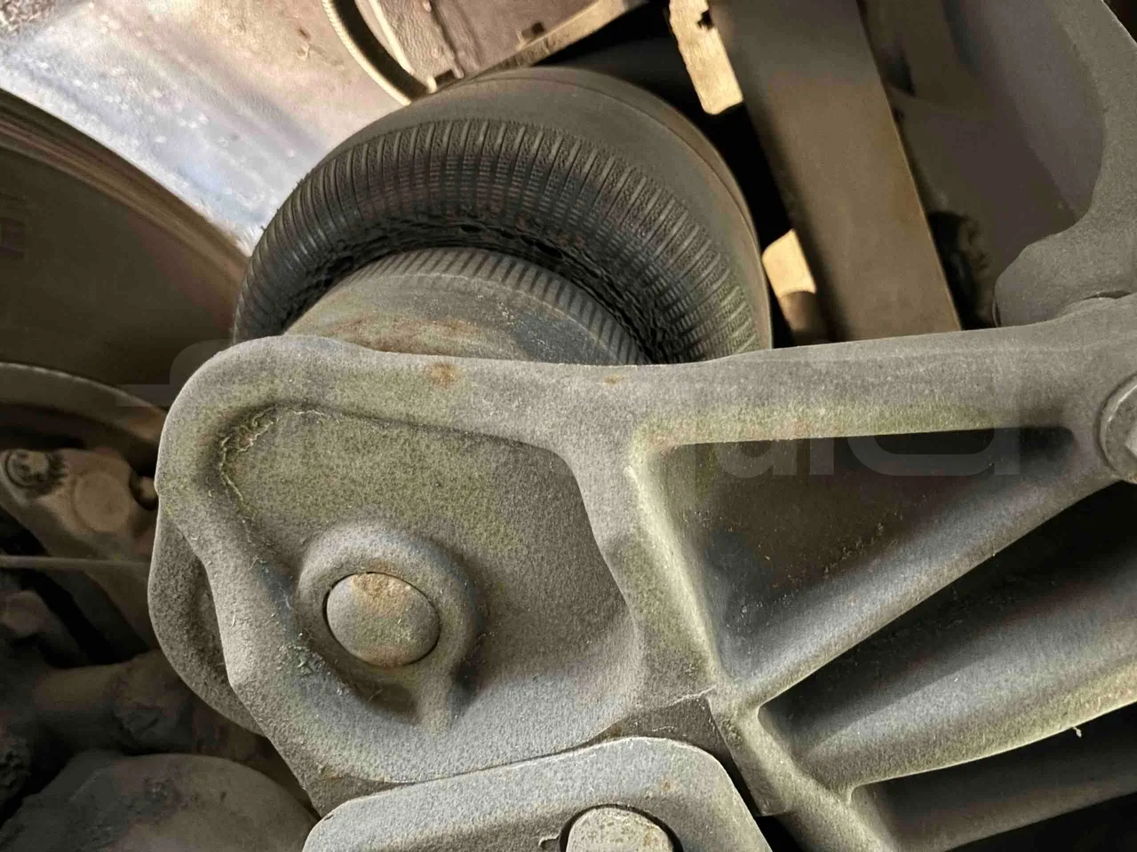 Volvo 9700 - axle 3 air springs 1 right