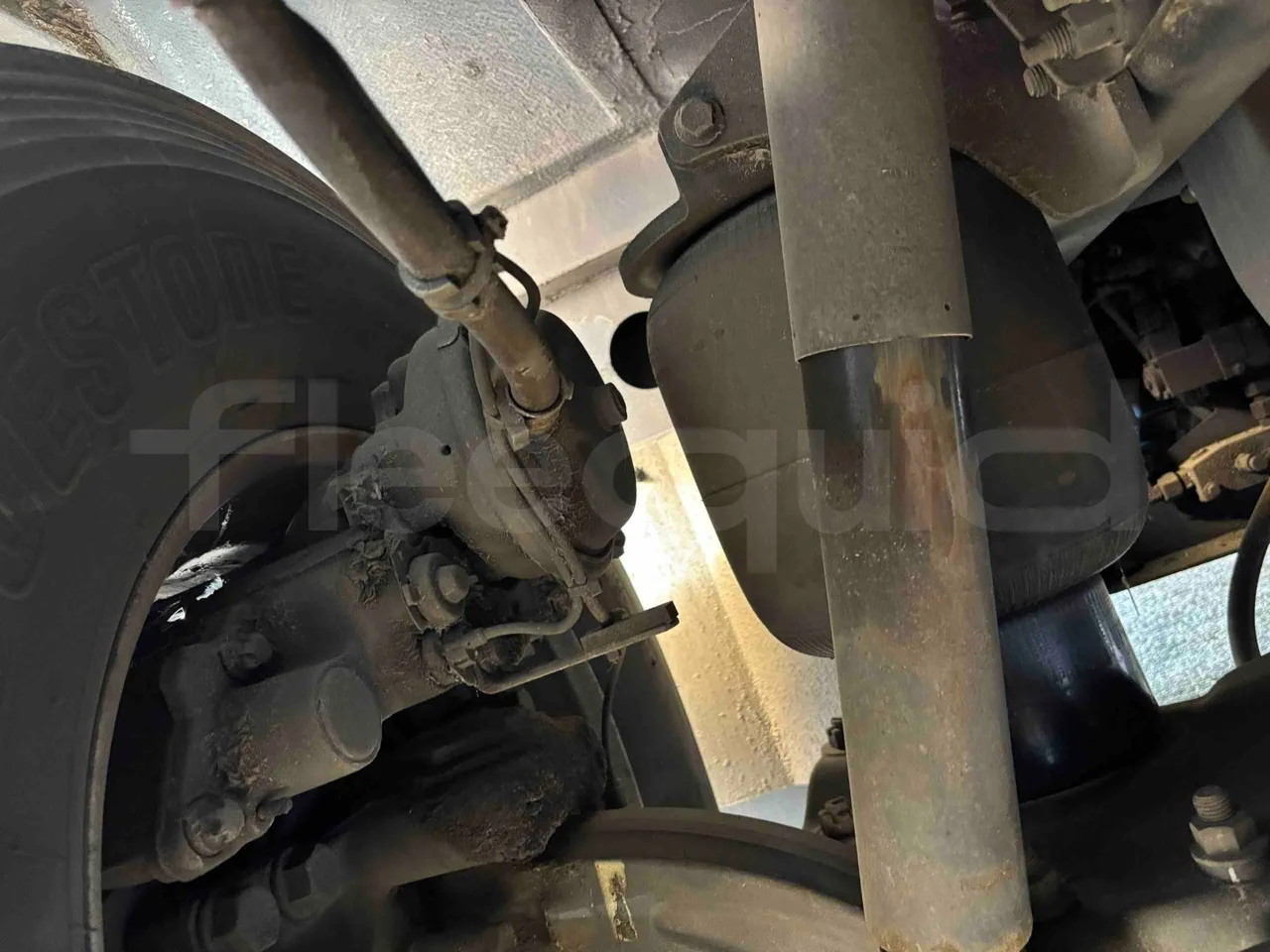 Volvo 9700 - axel 3 shock absorbers 1 left