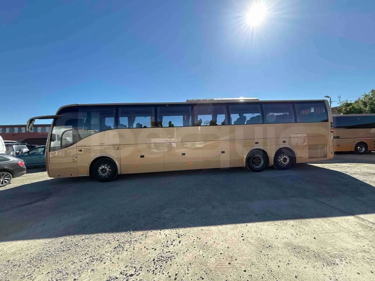Volvo 9700 - left side photo