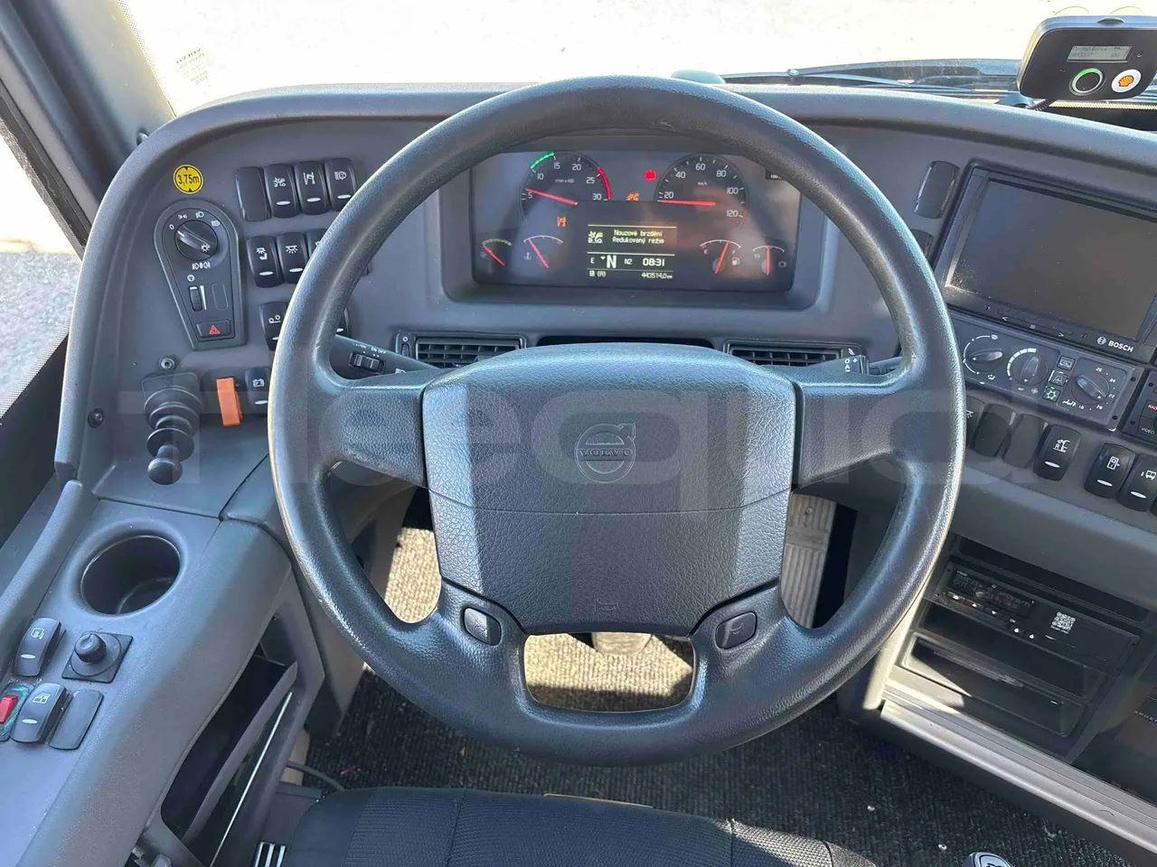 Volvo 9700 - steering wheel photo