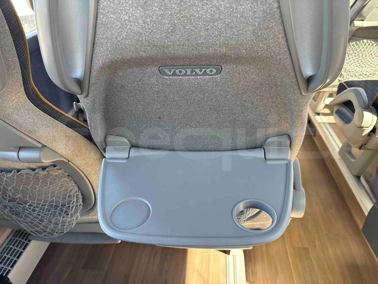 Volvo 9700 - table detail photo