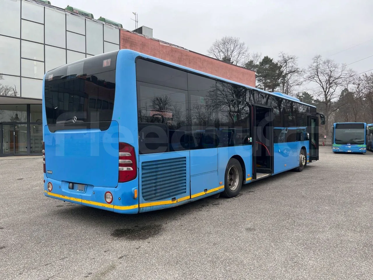 Mercedes-Benz Citaro O530 - Euro4 - 210kW - 11.950m - 3/4 right rear doors open