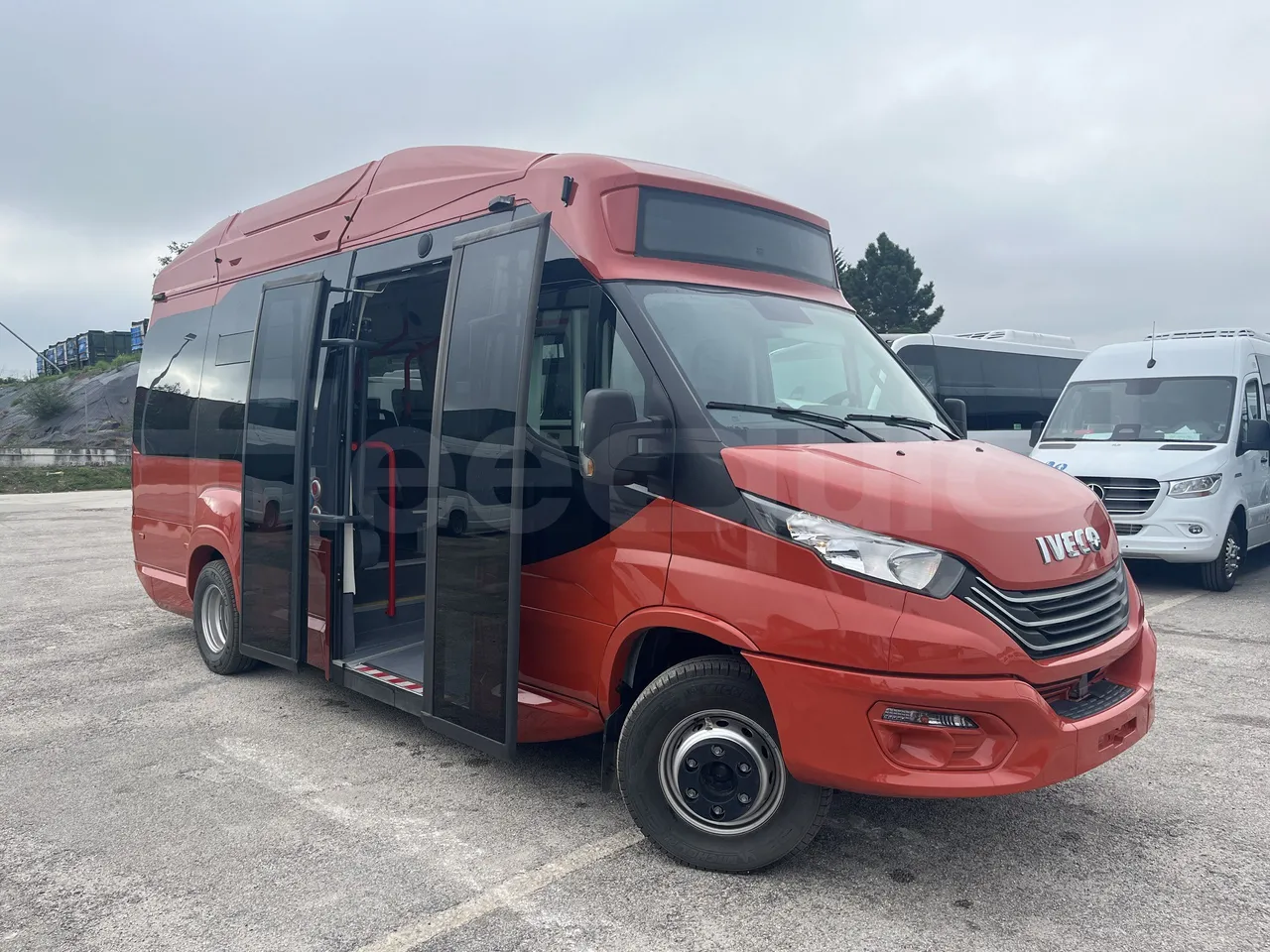 Iveco Daily - 3/4 Front Right Side Doors Open