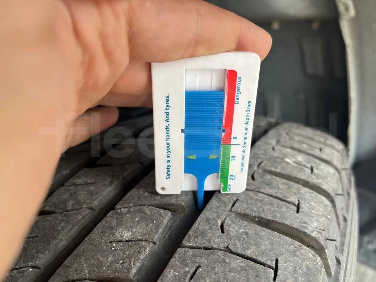Iveco Daily - First Axle Left Side: Tyre Thickness
