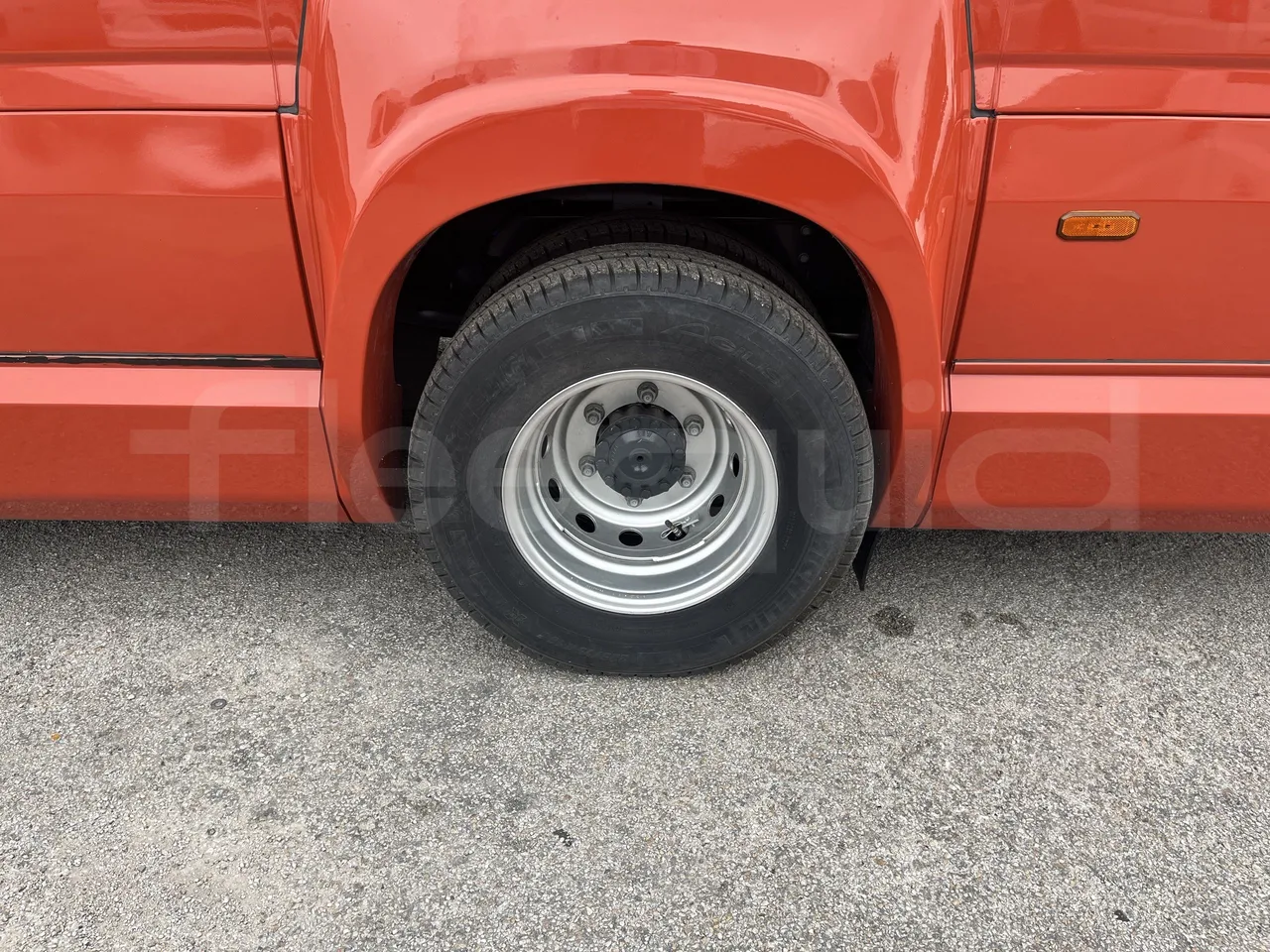 Iveco Daily - Second Axle Left Side: Complete Wheel