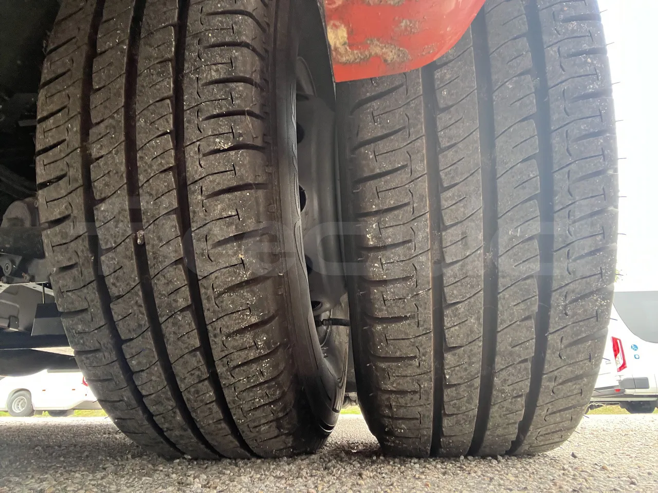 Iveco Daily - Second Axle Left Side: Tyre Tread