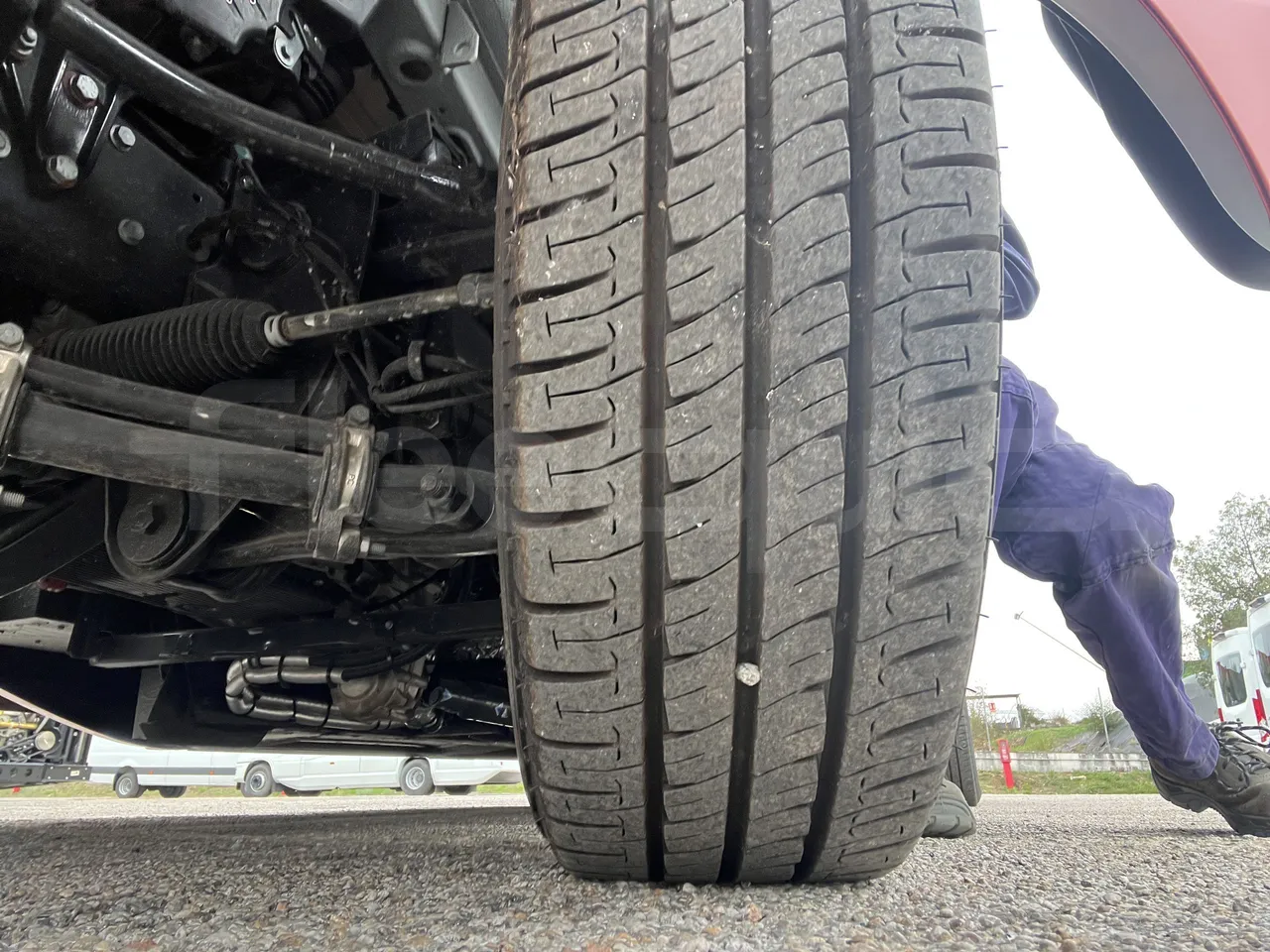Iveco Daily - First Axle Left Side: Tyre Tread