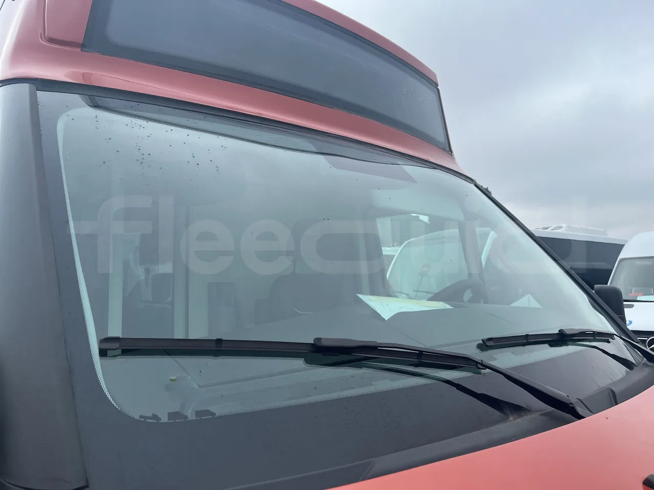 Iveco Daily - Windscreen From Right Side