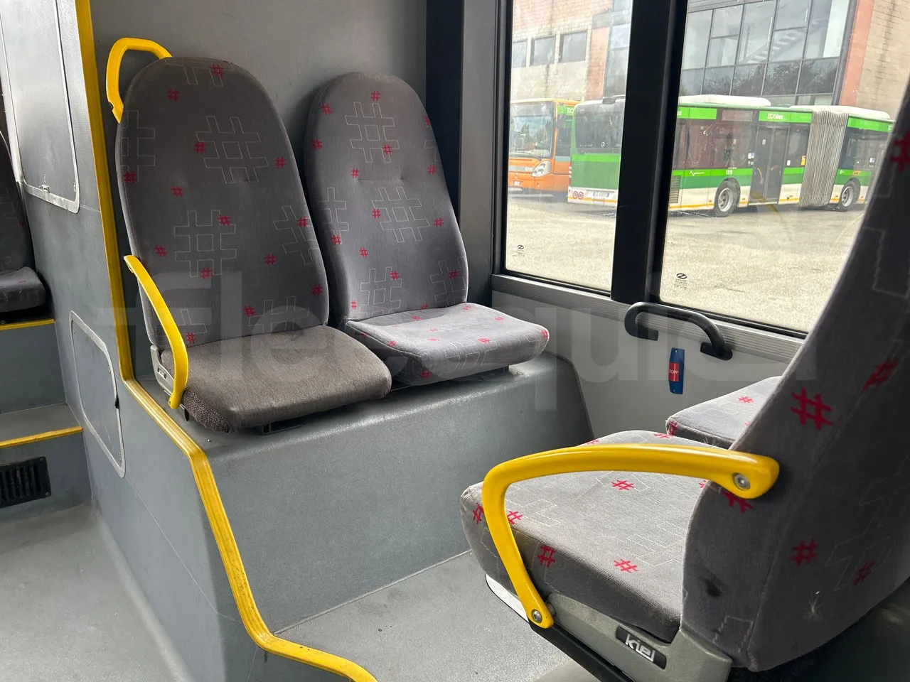 Solaris Urbino 12 - Euro5 - 231kW - 12mt - armrest detail photo