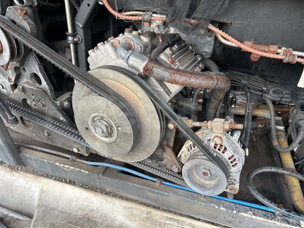 Solaris Urbino 12 - Euro5 - 231kW - 12mt - air conditioning compressor