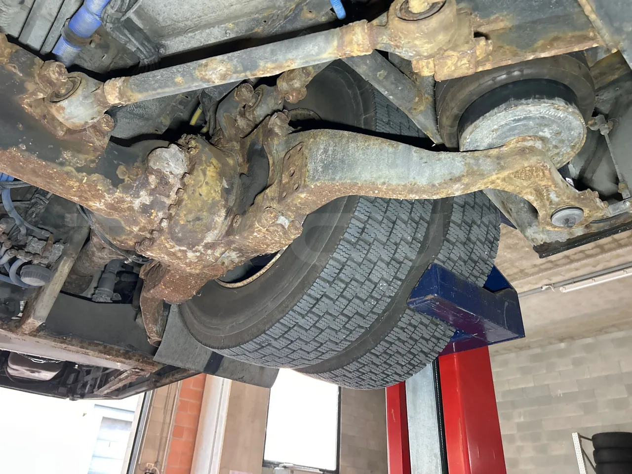 Solaris Urbino 12 - Euro5 - 231kW - 12mt - axel 3  discs right