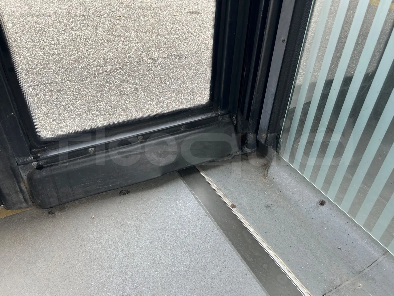 Solaris Urbino 12 - Euro5 - 231kW - 12mt - door mechanism photo