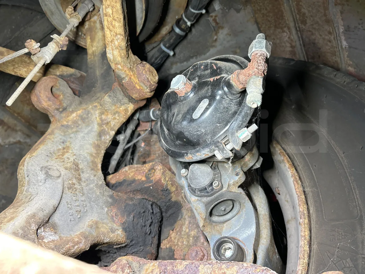 Solaris Urbino 12 - Euro5 - 231kW - 12mt - front brake calipers left