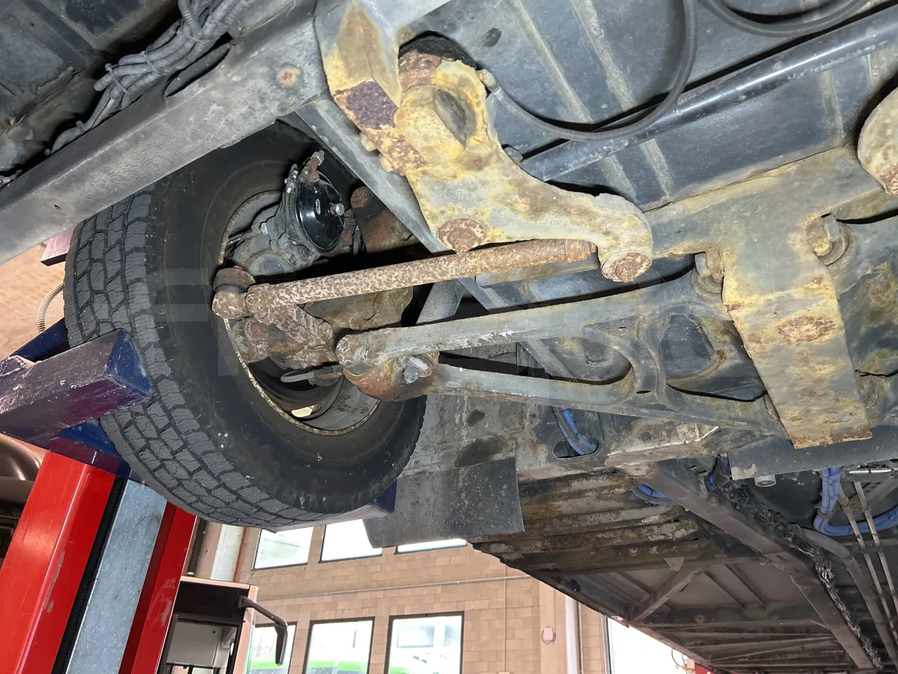 Solaris Urbino 12 - Euro5 - 231kW - 12mt - front axle right side