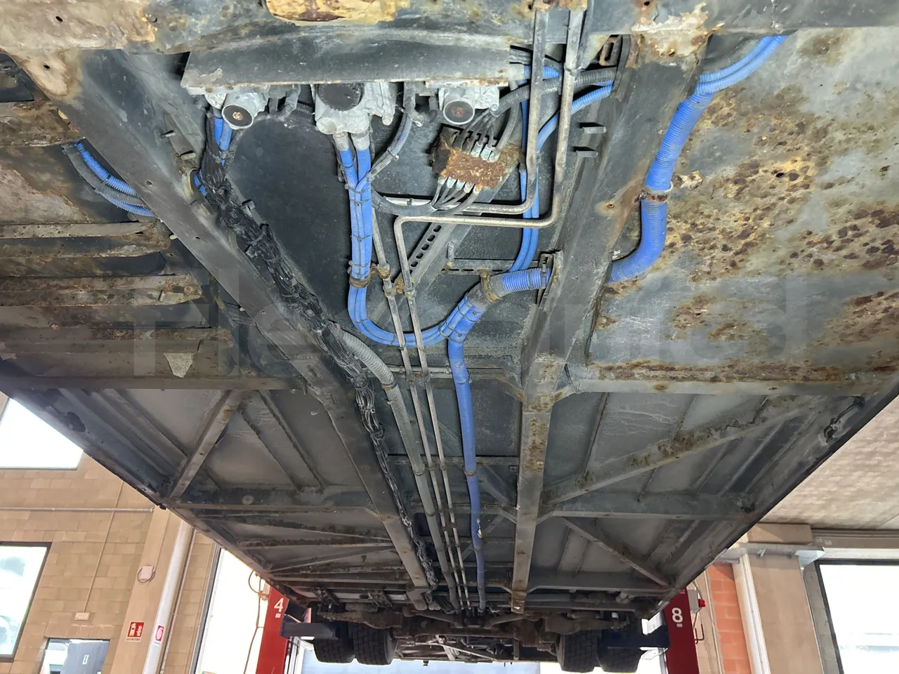 Solaris Urbino 12 - Euro5 - 231kW - 12mt - central undercarriage photo