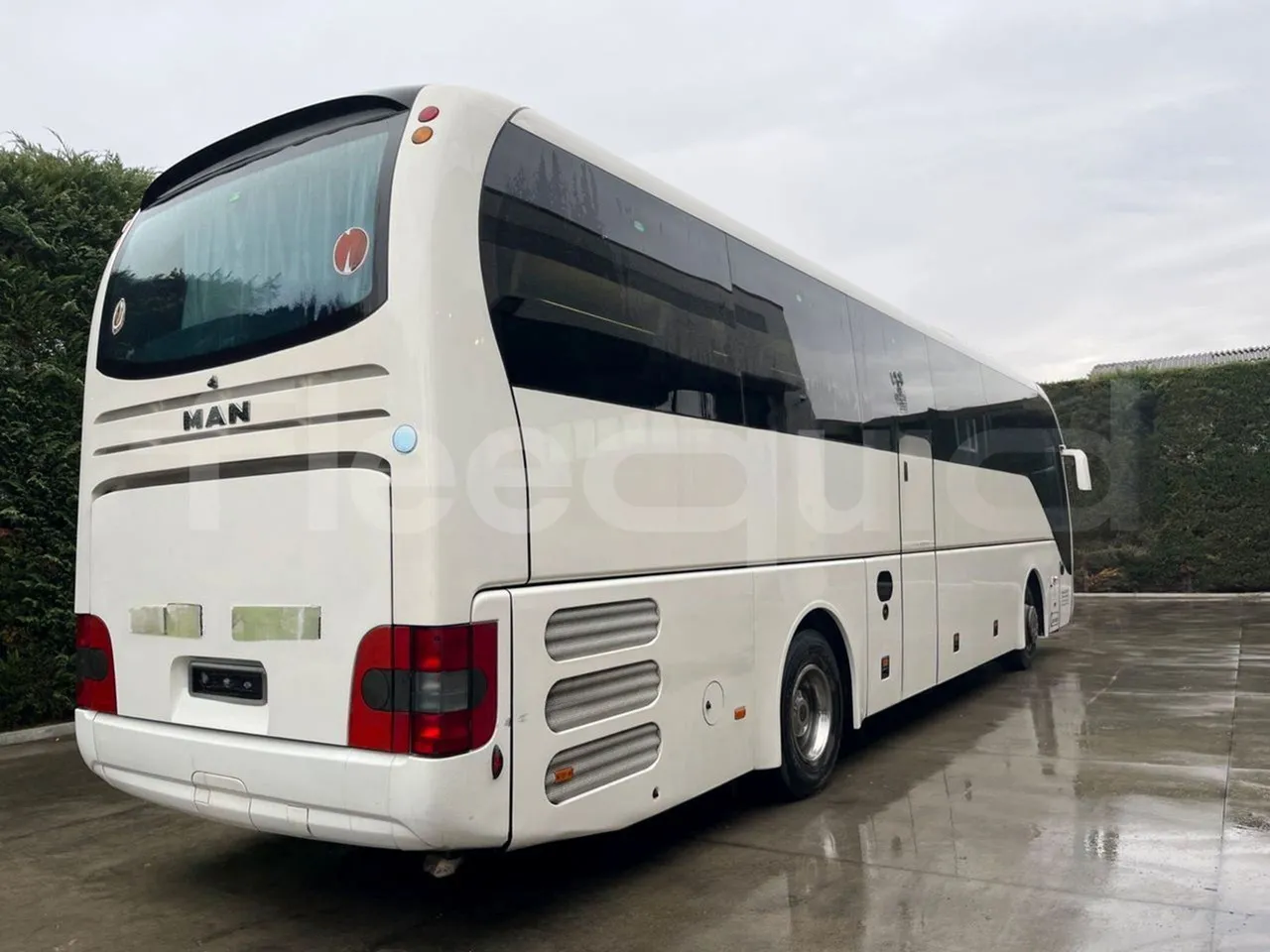 Man Lion's Coach B200746006 - Euro6 - 338kW - 12mt - 3/4 right rear doors closed