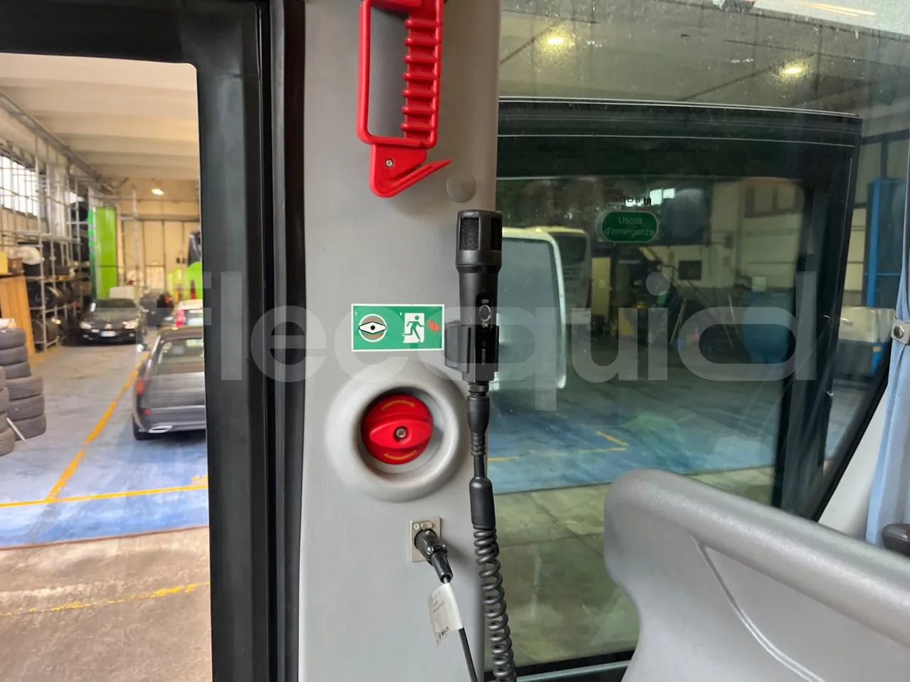 Man Lion's Coach B200746006 - Euro6 - 338kW - 12mt - hostes microphone accessories photo