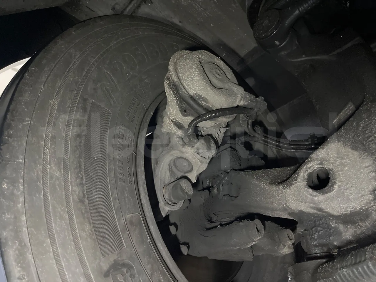 Man Lion's Coach B200746006 - Euro6 - 338kW - 12mt - front brake calipers left