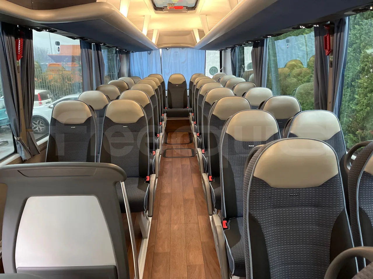 Man Lion's Coach B200746006 - Euro6 - 338kW - 12mt - reverse view middle aisle