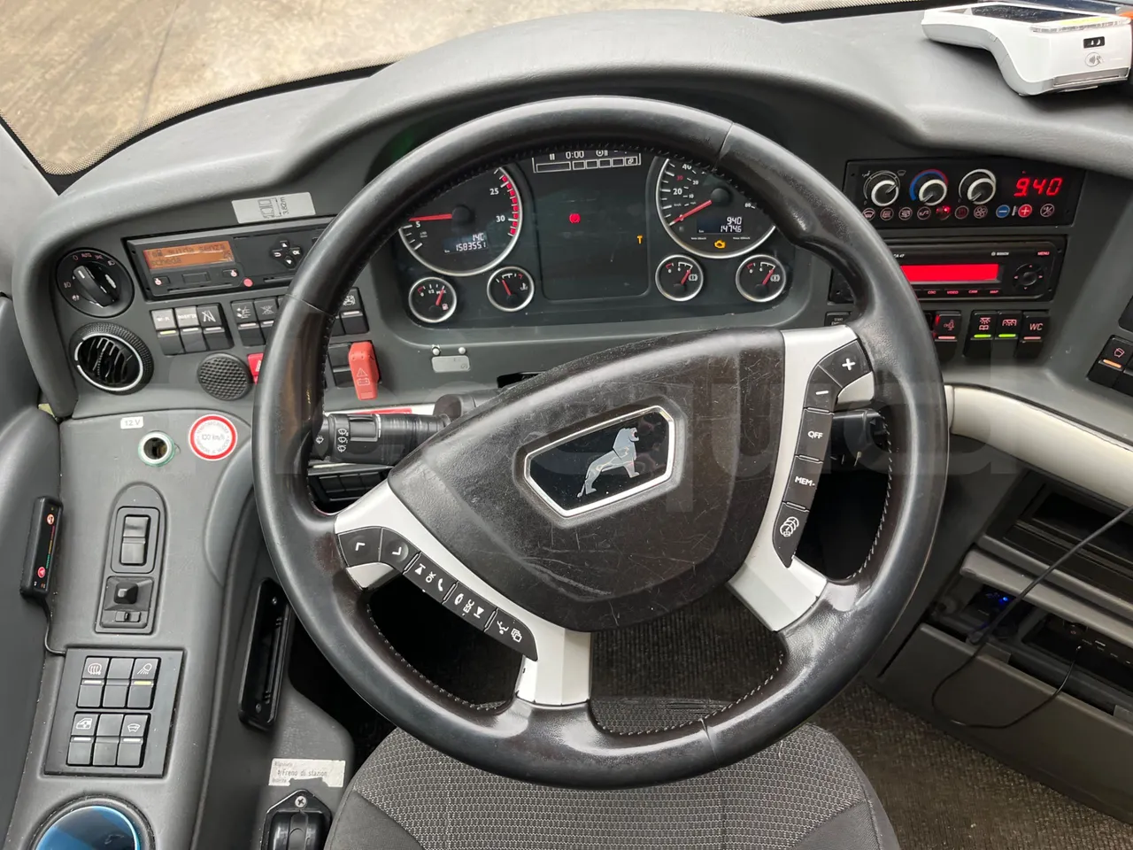 Man Lion's Coach B200746006 - Euro6 - 338kW - 12mt - steering wheel photo