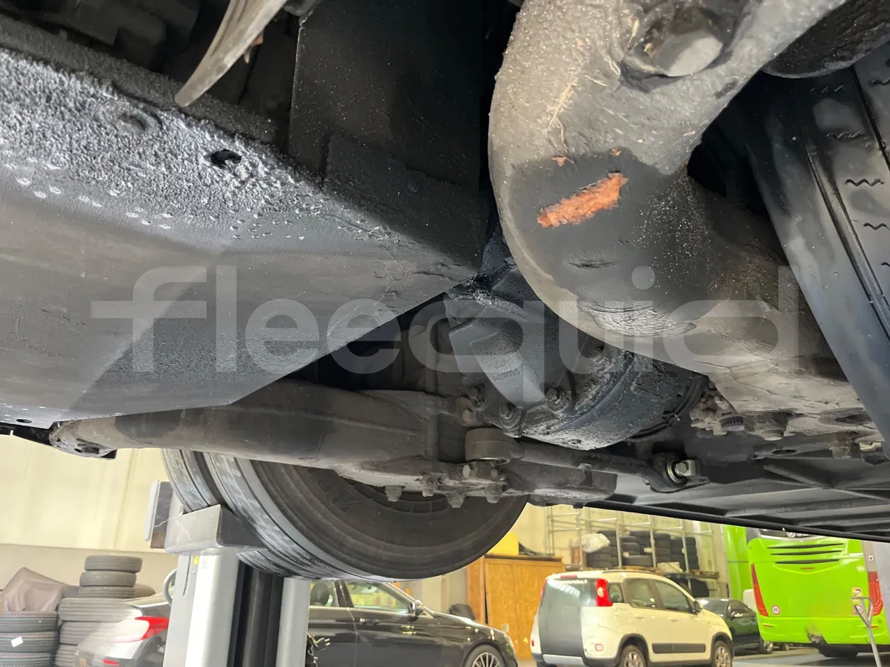 Man Lion's Coach B200746006 - Euro6 - 338kW - 12mt - axle 3 left side